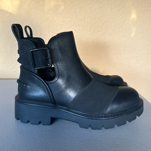 UGG Shoes - UGG Stockton Boot. Size 5